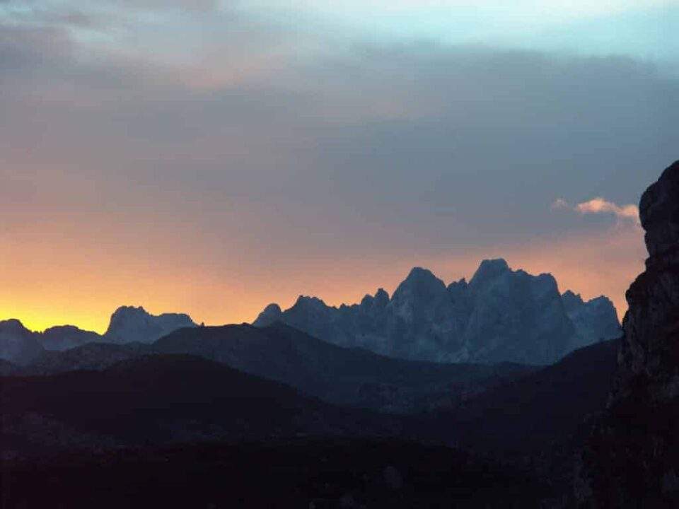 Vulcano Expediciones 20 Montañas Españolas (te dejarán sin aliento)